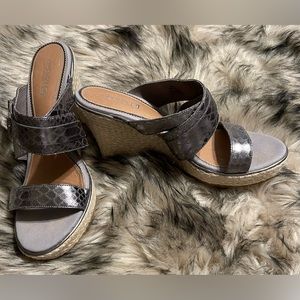 Sperry, silver sandles. Size 9